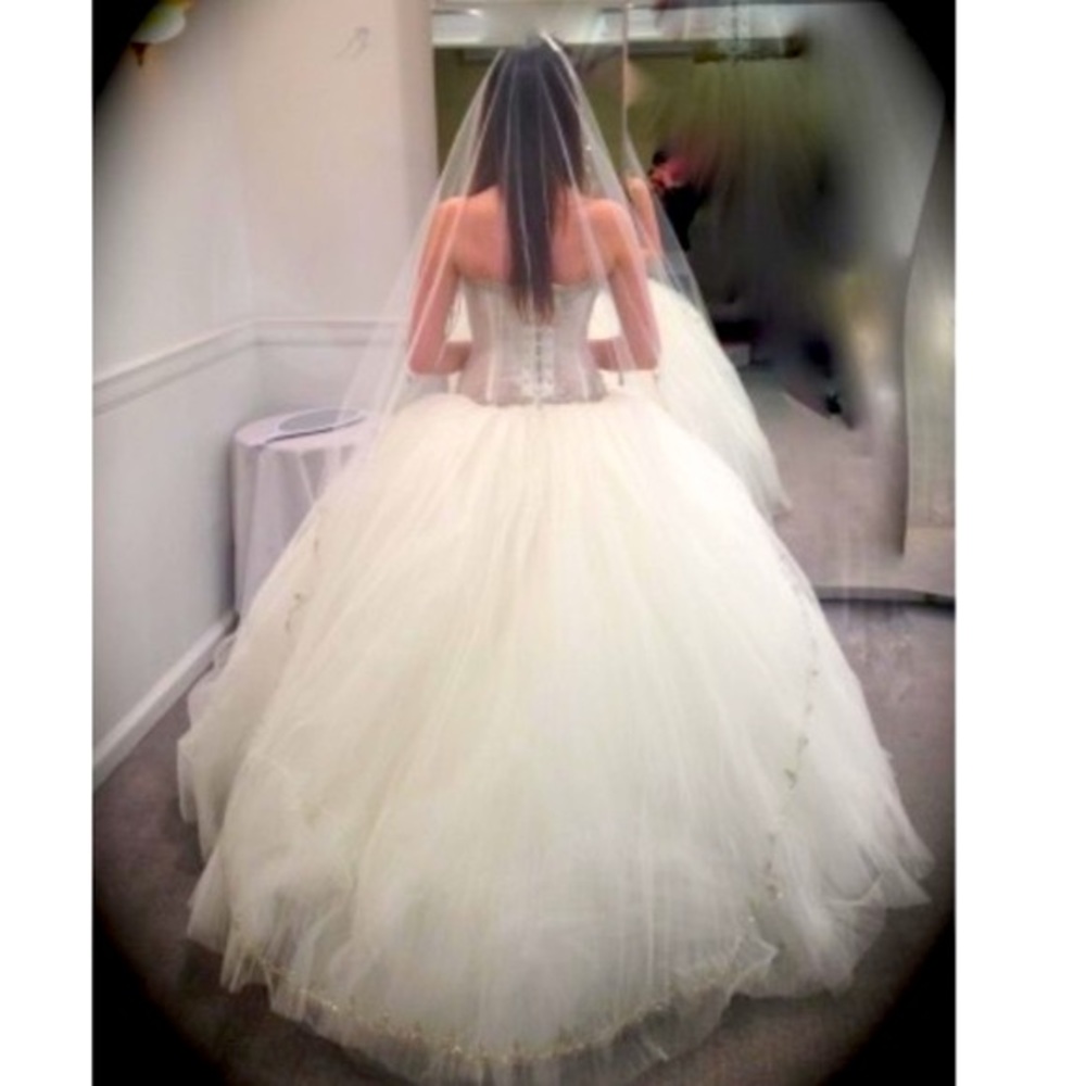 Wedding dress
